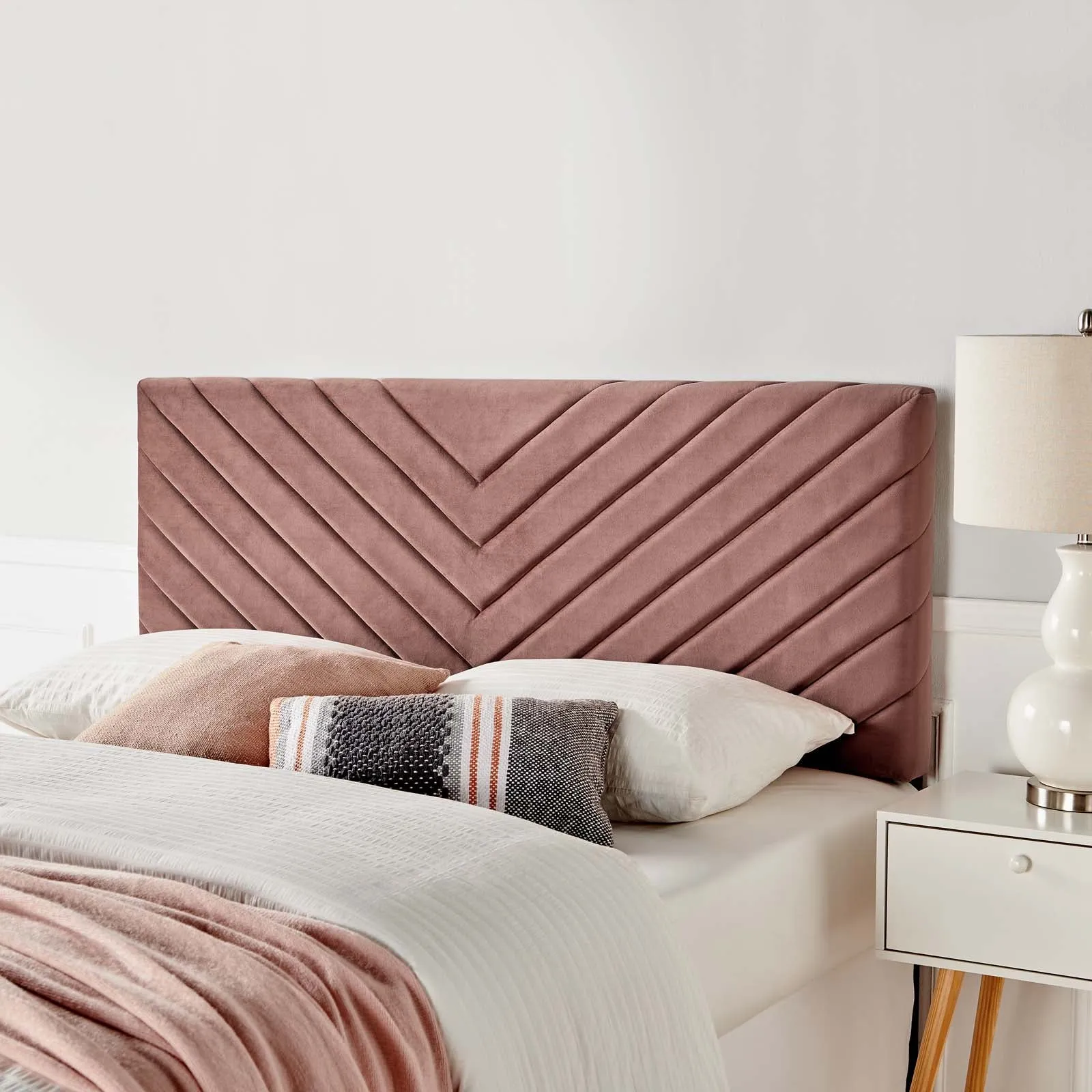 Alyson Angular Channel Tufted Performance Velvet / California Headboard