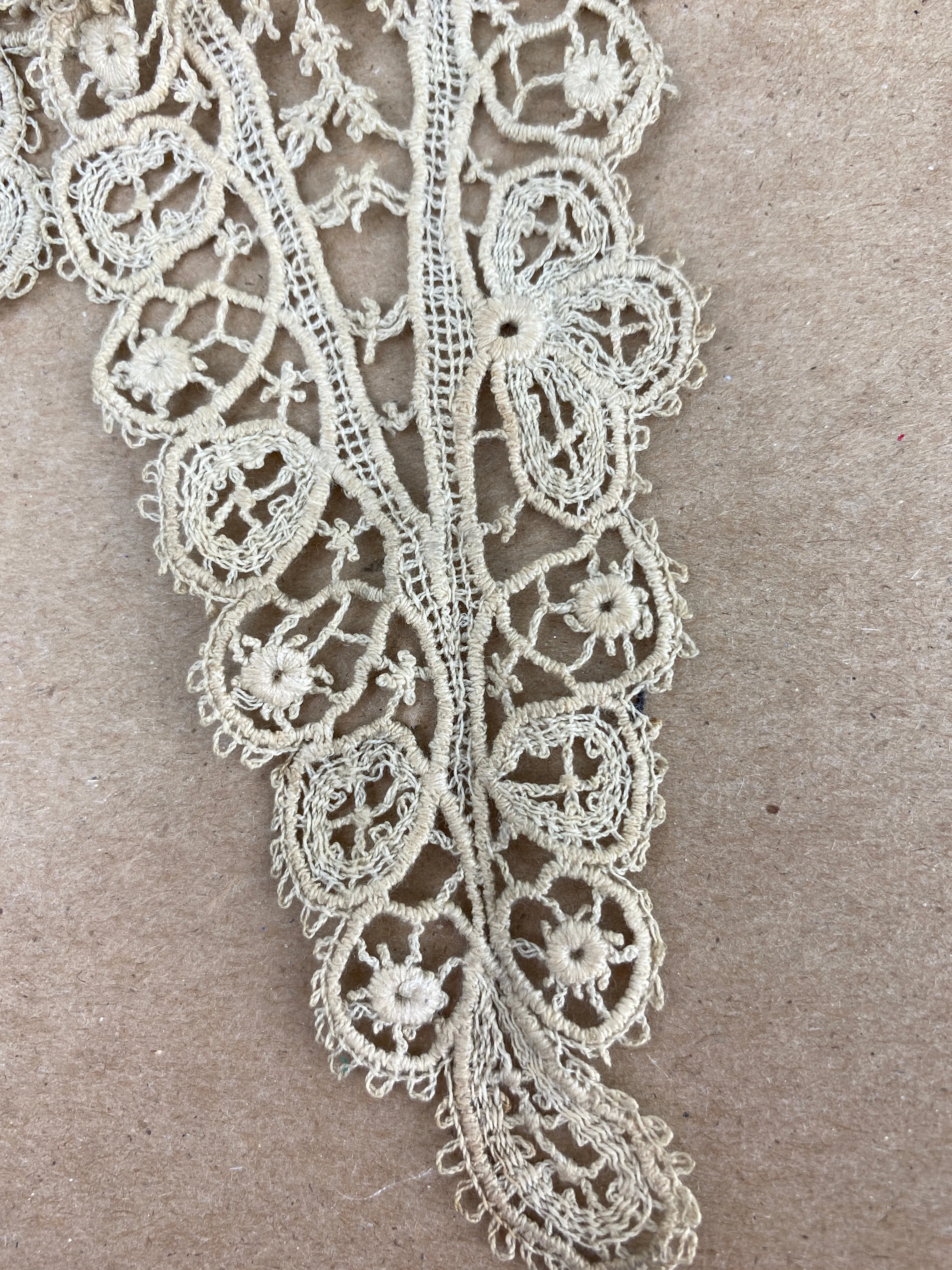 Antique Edwardian Beige Crochet Lace Collar