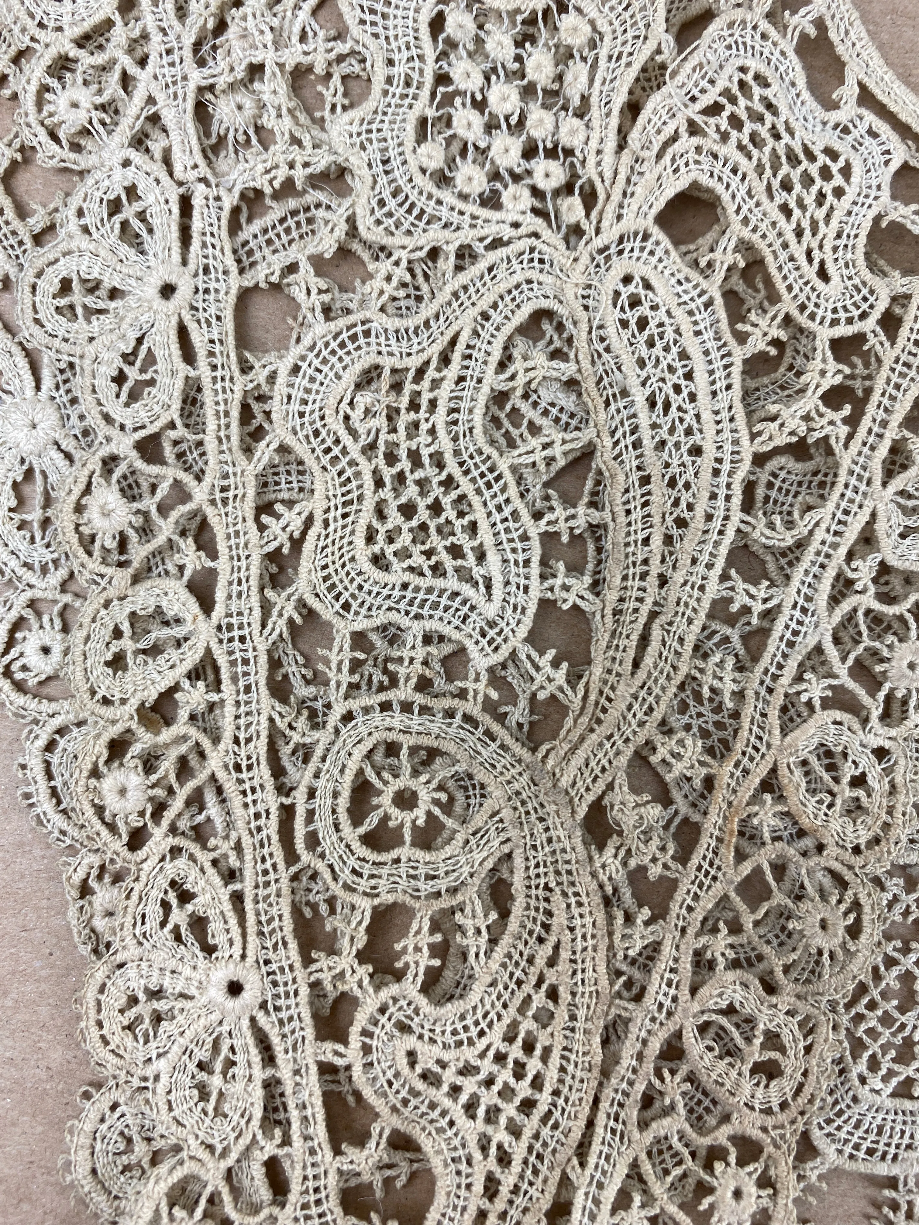 Antique Edwardian Beige Crochet Lace Collar