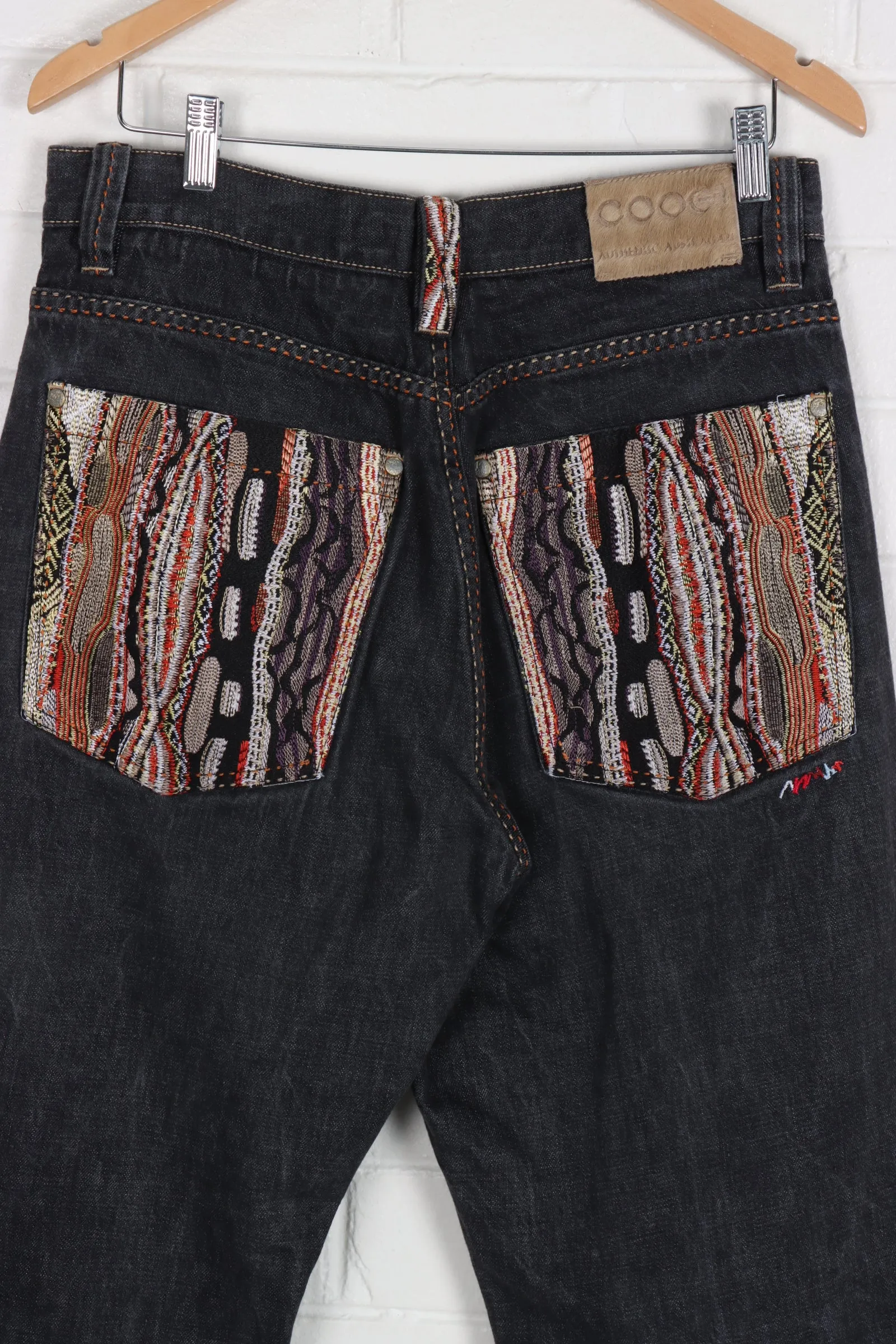 COOGI Embroidered Pockets Dark Wash Jeans (34x34)