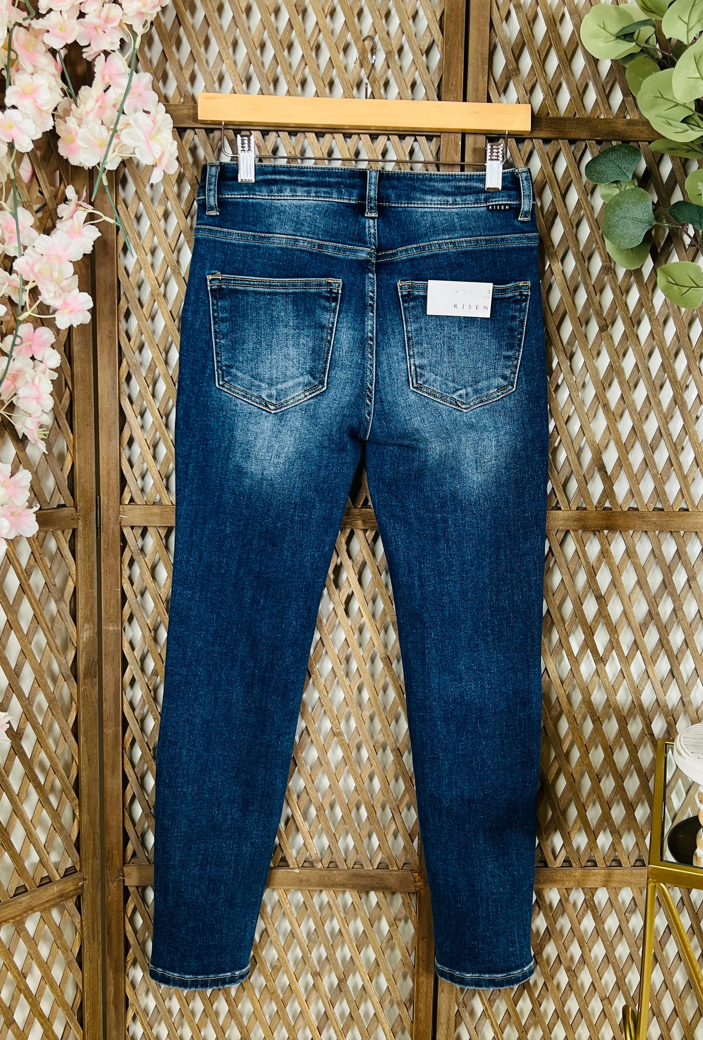 Risen Ankle Skinny Jeans