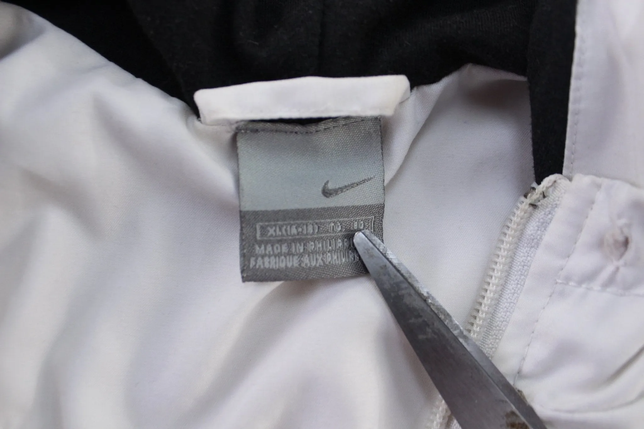 Women's Y2K Nike Embroidered Logo White & Black Zip Up Jacket